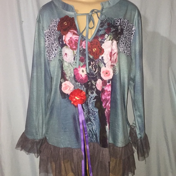 MISSLOOK Tops - MissLook NWT Embellished Boho Chic Tunic Top P L